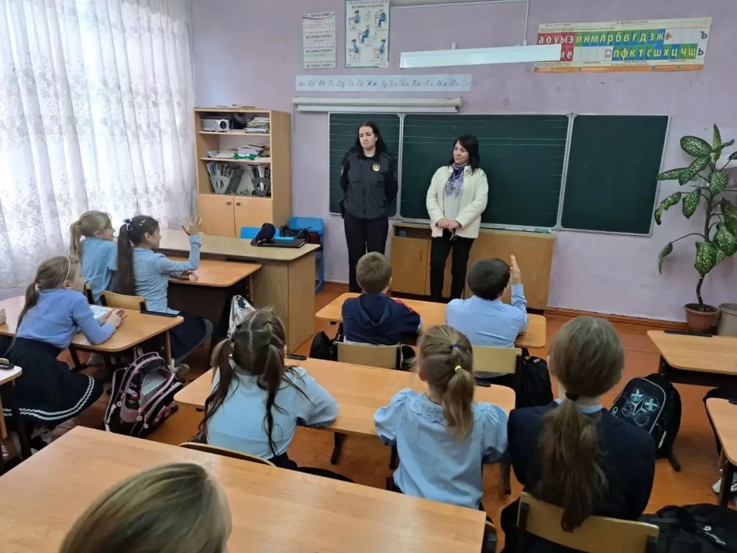 В Котовской школе прошло профилактическое мероприятие для школьников и родителей В Котовской школе прошло профилактическое мероприятие для школьников и родителей