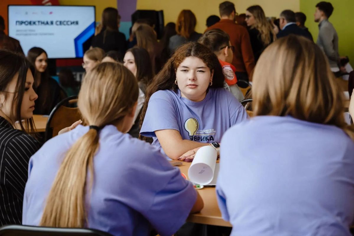 В ОБЛАСТНОМ ДВОРЦЕ МОЛОДЁЖИ СОСТОЯЛАСЬ ПРОЕКТНАЯ СЕССИЯ «ЭКОСИСТЕМА МОЛОДЁЖНОЙ ПОЛИТИКИ» В ОБЛАСТНОМ ДВОРЦЕ МОЛОДЁЖИ СОСТОЯЛАСЬ ПРОЕКТНАЯ СЕССИЯ «ЭКОСИСТЕМА МОЛОДЁЖНОЙ ПОЛИТИКИ»