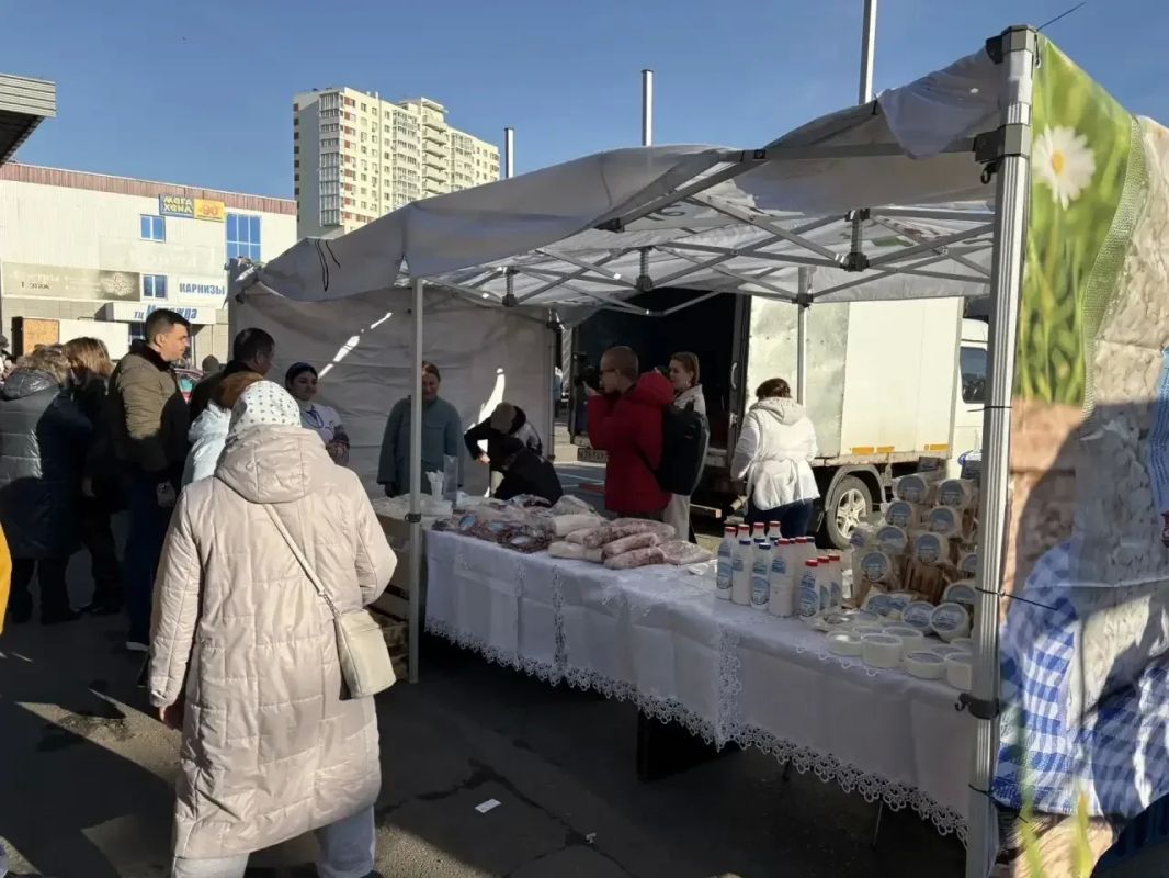 В Курске проходит сельскохозяйственная ярмарка «Осень – 2026» В Курске проходит сельскохозяйственная ярмарка «Осень – 2026»