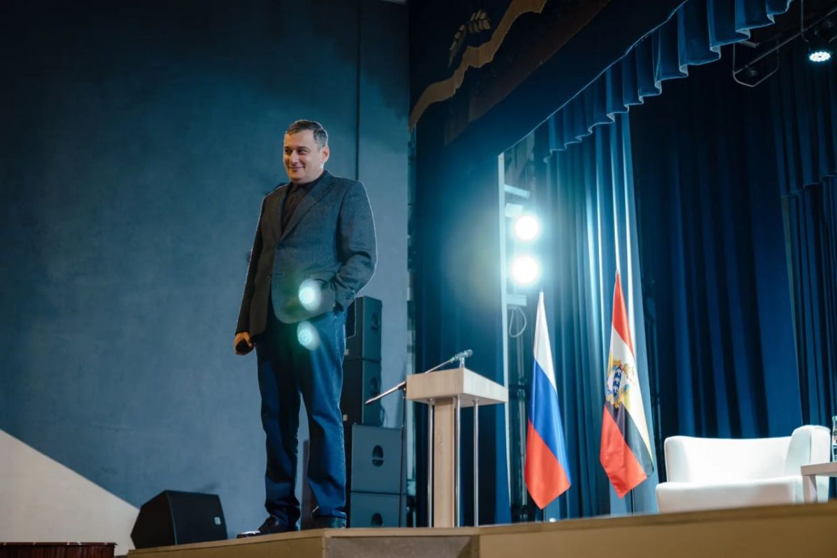 Александр Хинштейн провел открытую встречу с жителями Дмитриевского района