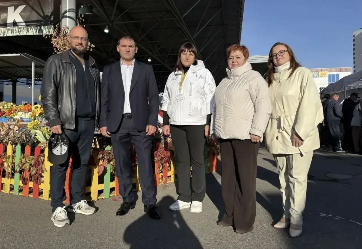 В Курске проходит сельскохозяйственная ярмарка «Осень – 2026» В Курске проходит сельскохозяйственная ярмарка «Осень – 2026»