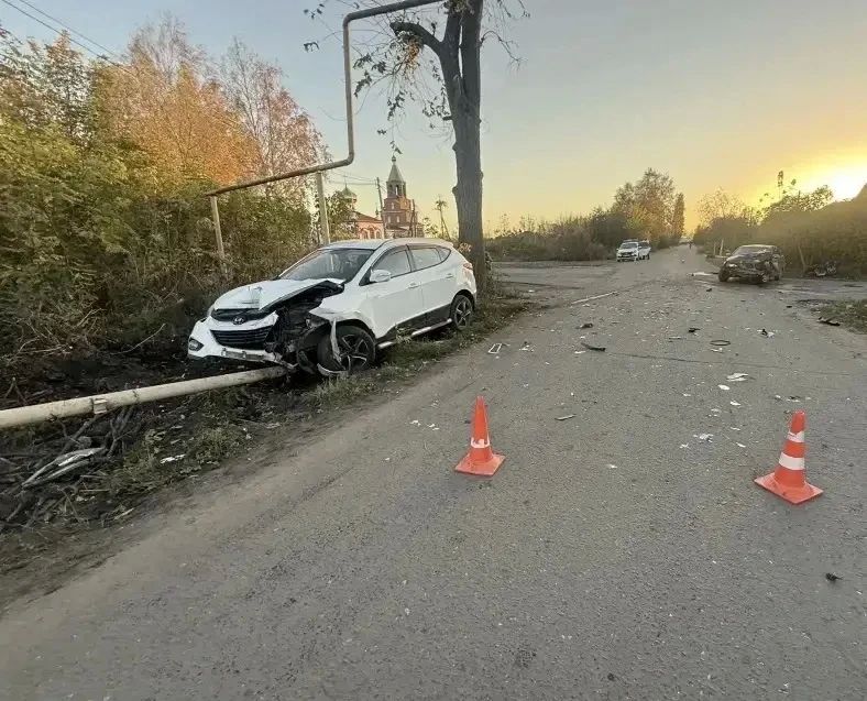 Два человека пострадали при аварии в Курске