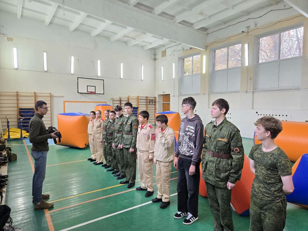 Проект «Асс пилотажа» вновь радует новыми активностями — на этот раз площадкой для встречи стала школа №43 им. Г.К. Жукова Проект «Асс пилотажа» вновь радует новыми активностями — на этот раз площадкой для встречи стала школа №43 им. Г.К. Жукова