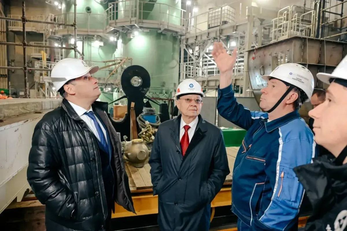 Глава Минстроя РФ побывал на месте будущего атомного реактора строящейся Курской АЭС-2 Глава Минстроя РФ побывал на месте будущего атомного реактора строящейся Курской АЭС-2