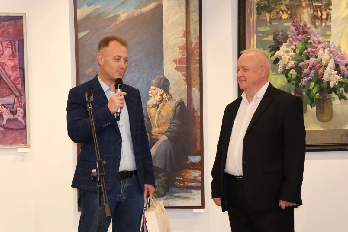 В Железногорском краеведческом музее открылась юбилейная выставка живописных работ Валерия Васильева В Железногорском краеведческом музее открылась юбилейная выставка живописных работ Валерия Васильева