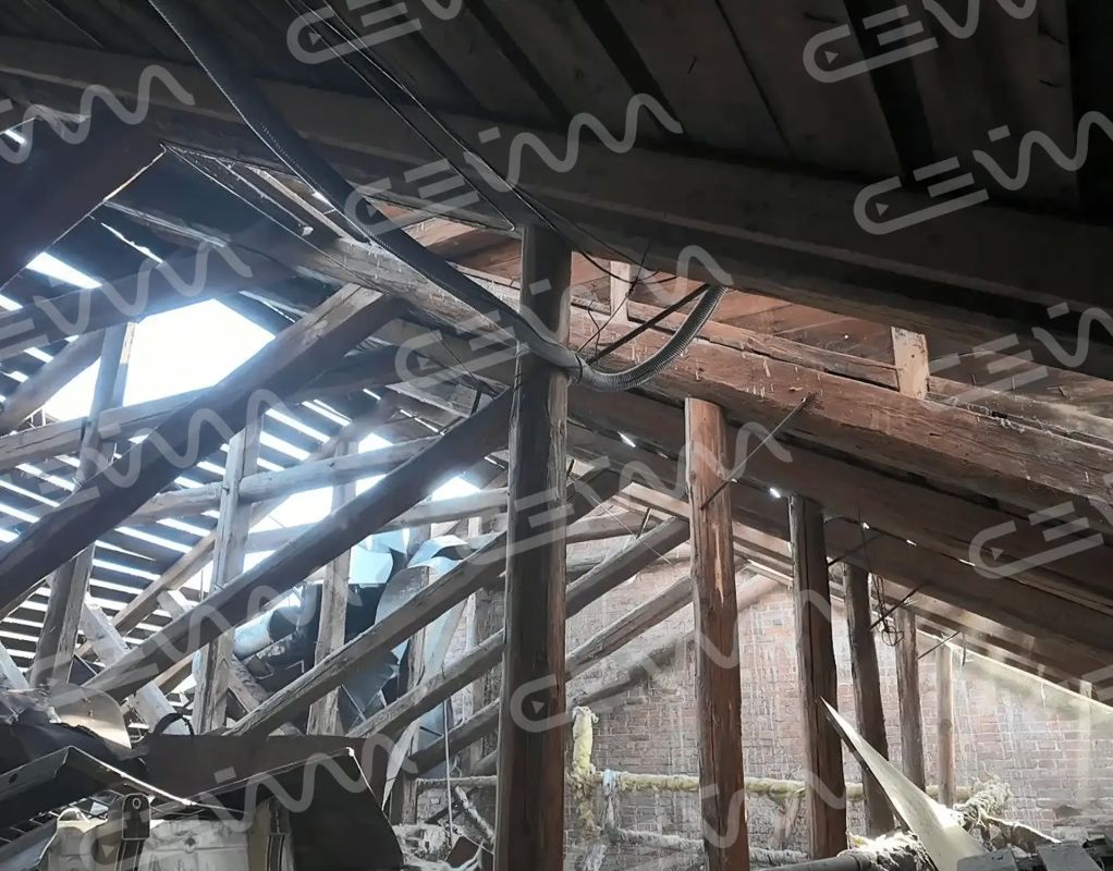 В Курске начали ремонтировать крышу дома купца Горяинова, построенного в 1901 году В Курске начали ремонтировать крышу дома купца Горяинова, построенного в 1901 году