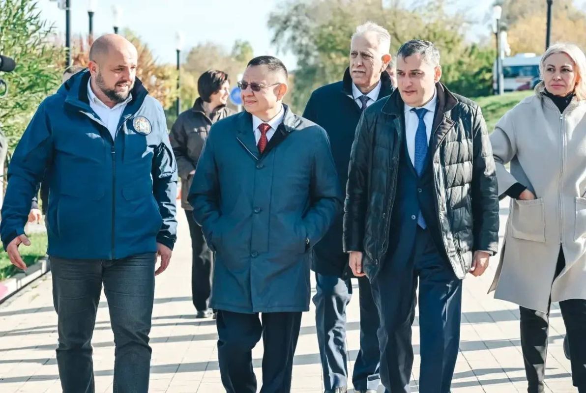 Глава Минстроя РФ побывал на месте будущего атомного реактора строящейся Курской АЭС-2
