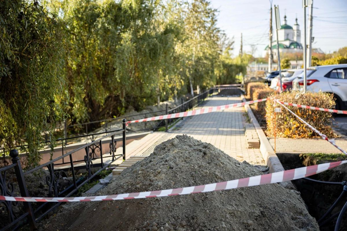 В Курске приступили к капитальному ремонту наружного освещения на набережной рядом с площадью Добролюбова, известной как «Утиный остров» В Курске приступили к капитальному ремонту наружного освещения на набережной рядом с площадью Добролюбова, известной как «Утиный остров»
