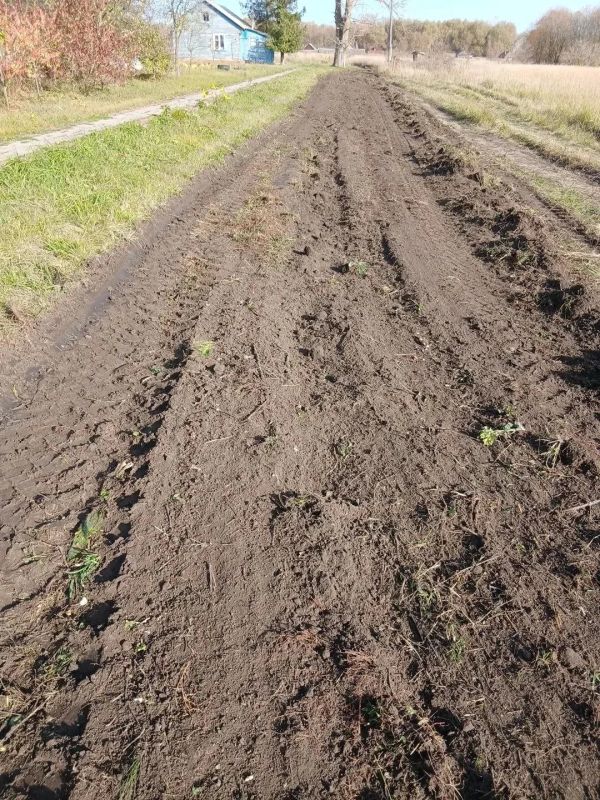 Помощь депутата. При поддержке депутата Курской областной Думы Антона Болдина проведено грейдирование улиц в с. Марица