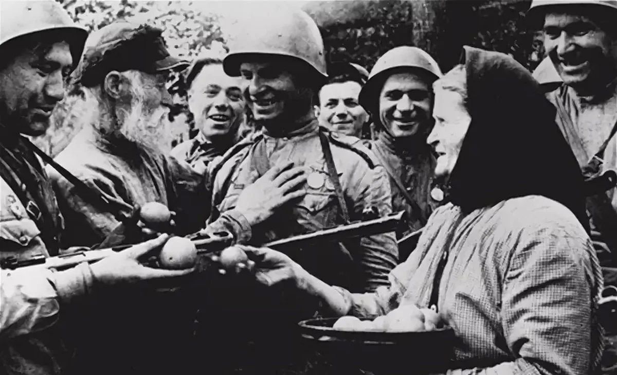 28 октября. 1944. Красной Армией полностью освобождена территория УССР