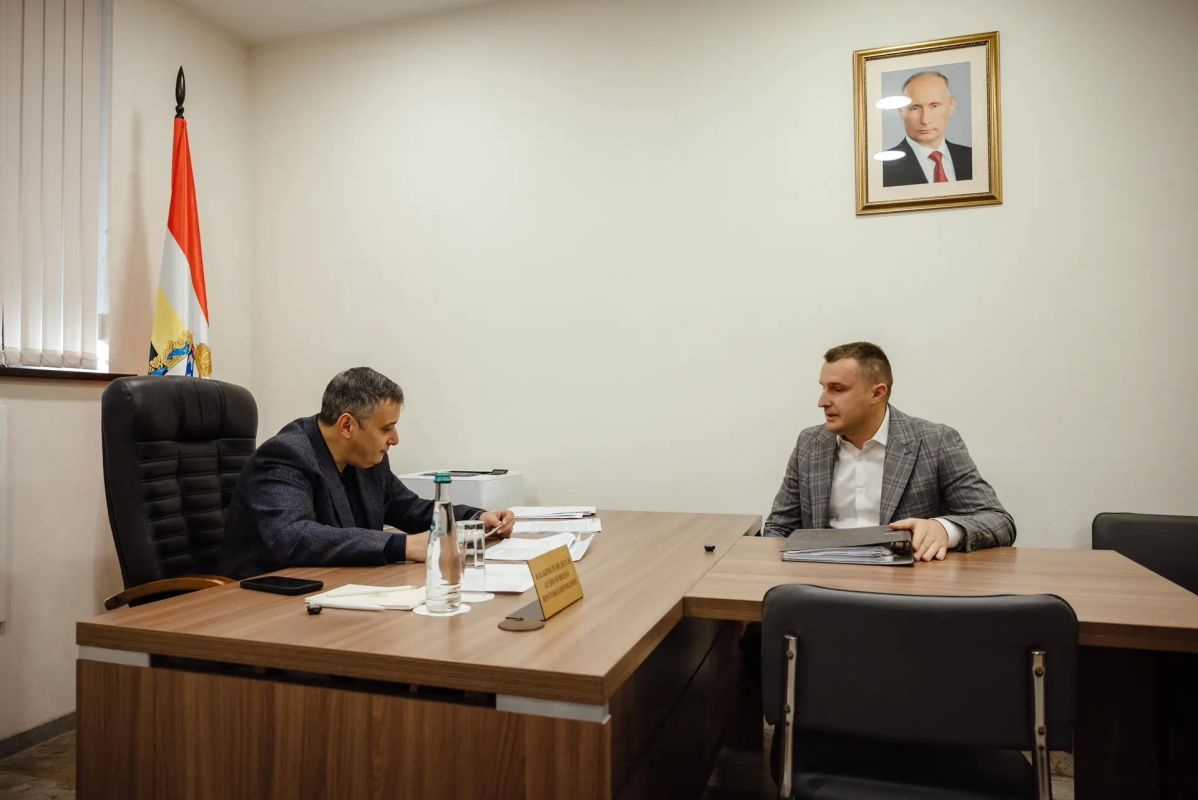 Александр Хинштейн: В общественной приёмной Губернатора Курской области провёл традиционный личный приём курян Александр Хинштейн: В общественной приёмной Губернатора Курской области провёл традиционный личный приём курян
