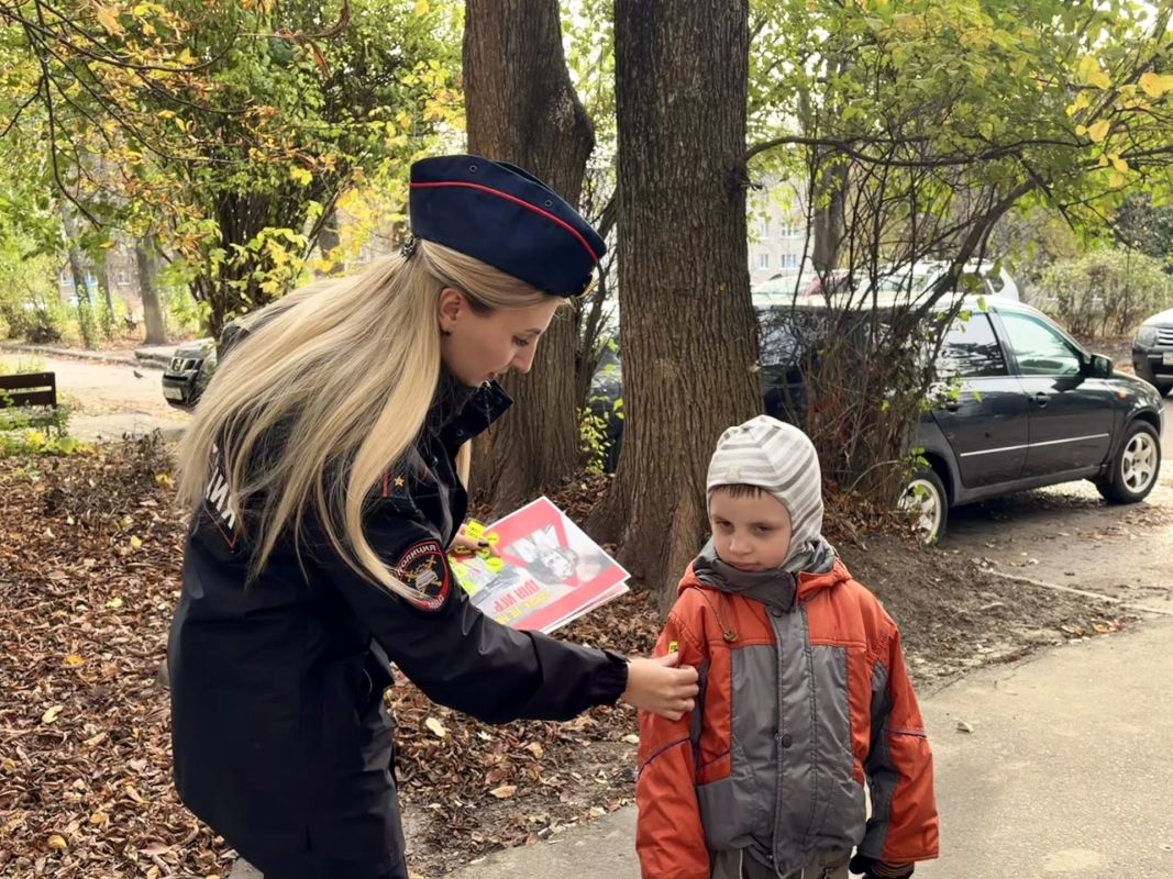 В Железногорске сотрудники Госавтоинспекции продолжают уделять особое внимание безопасности детей на дорогах