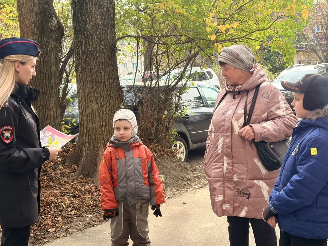 В Железногорске сотрудники Госавтоинспекции продолжают уделять особое внимание безопасности детей на дорогах В Железногорске сотрудники Госавтоинспекции продолжают уделять особое внимание безопасности детей на дорогах