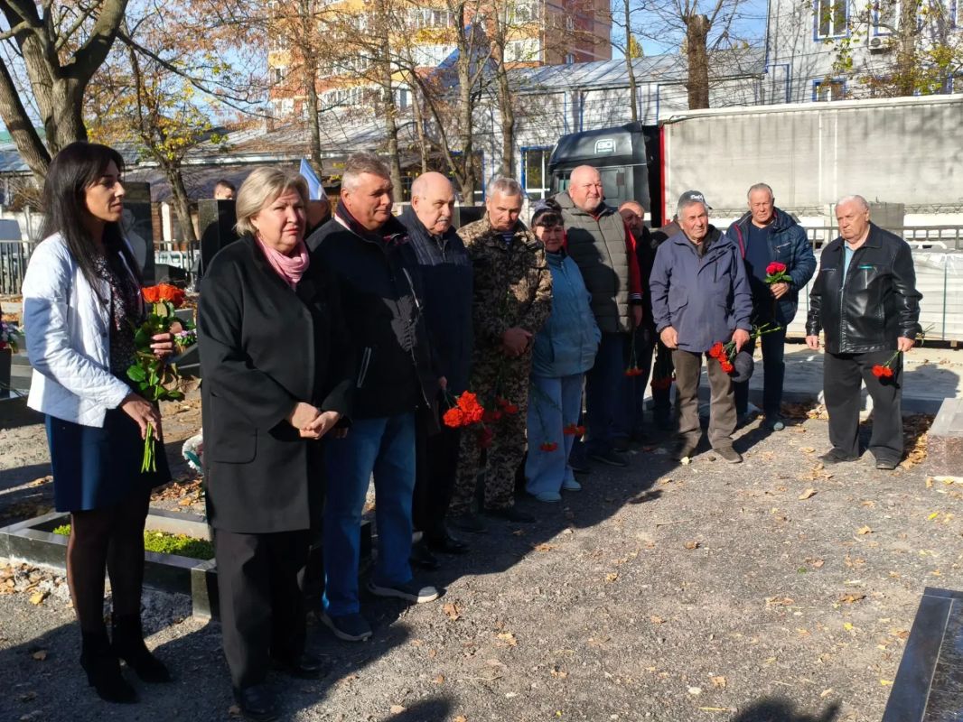 В Курске почтили память подполковника ФСБ России Геннадия Карманова В Курске почтили память подполковника ФСБ России Геннадия Карманова