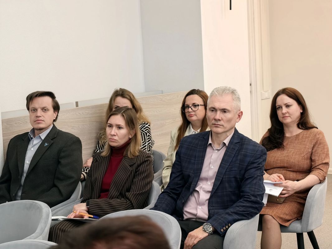 Сегодня состоялось заседание межведомственной комиссии Курской области по противодействию нелегальной занятости Сегодня состоялось заседание межведомственной комиссии Курской области по противодействию нелегальной занятости