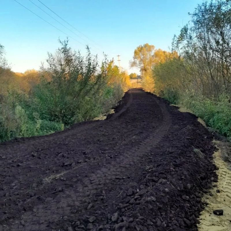 В деревне Сетное Большежировского сельсовета бригада Фатежского ДРСУ сделала ремонт плотины В деревне Сетное Большежировского сельсовета бригада Фатежского ДРСУ сделала ремонт плотины