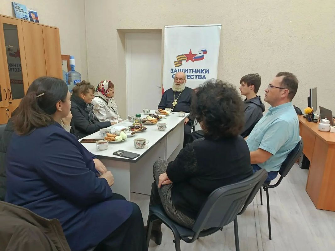 Духовная поддержка и живое участие: встреча с семьями героев в Железногорске Духовная поддержка и живое участие: встреча с семьями героев в Железногорске