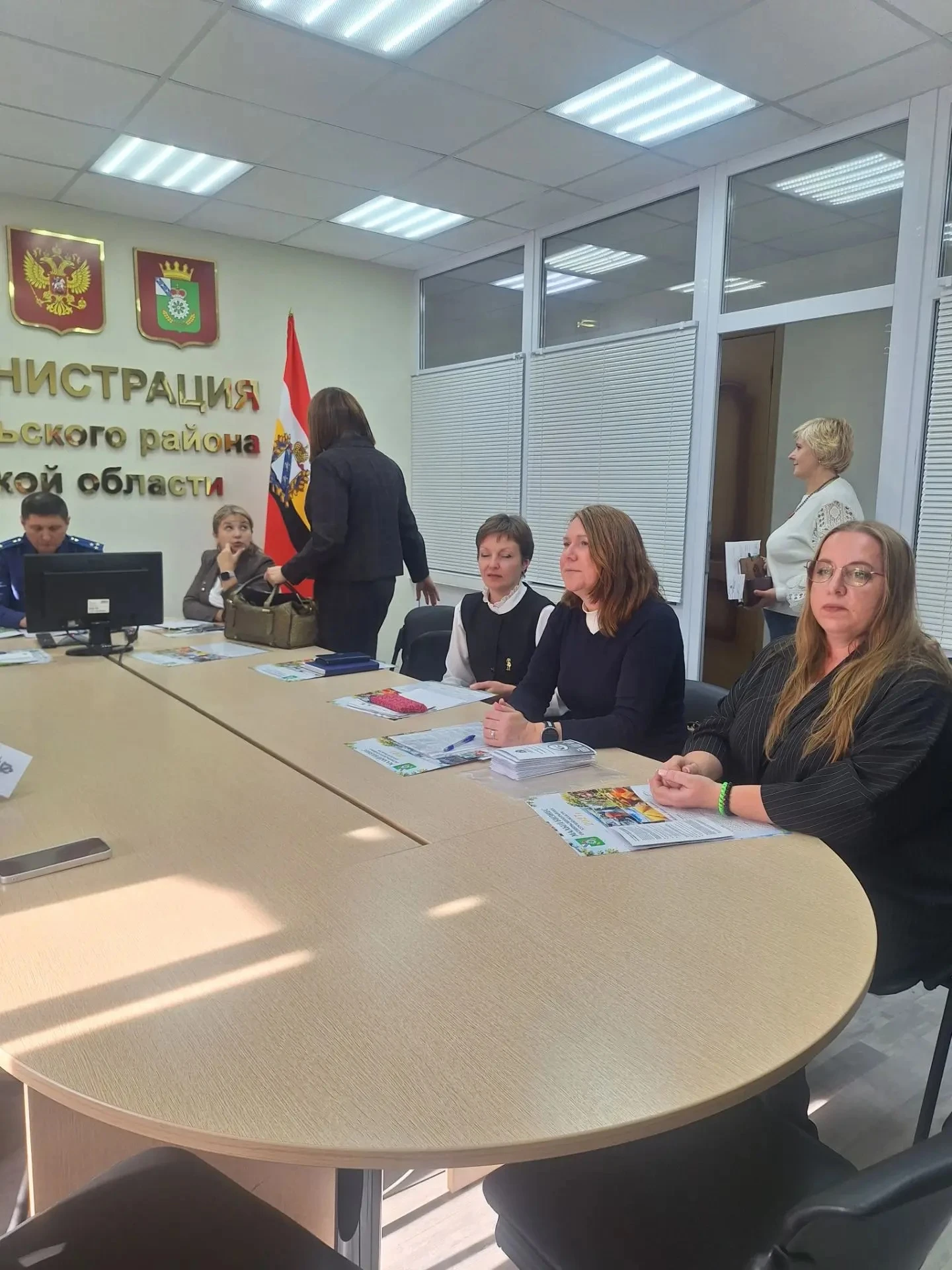 Прямой диалог власти и бизнеса: в Октябрьском районе обсудили снижение административного давления
