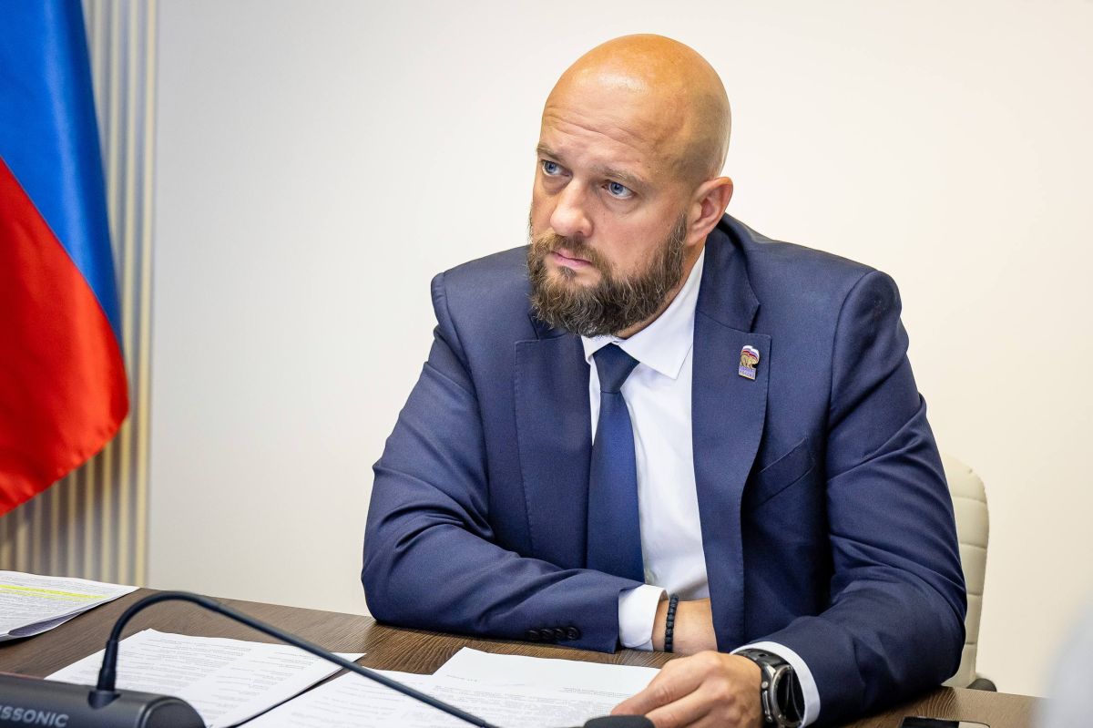 Евгений Маслов: Жители Курска продолжают пополнять ряды наших Вооруженных сил, подписывая контракты с Минобороны РФ. Сегодня по данной теме провели рабочее совещание с участием военных комиссаров, глав окружных администраций... Евгений Маслов: Жители Курска продолжают пополнять ряды наших Вооруженных сил, подписывая контракты с Минобороны РФ. Сегодня по данной теме провели рабочее совещание с участием военных комиссаров, глав окружных администраций...