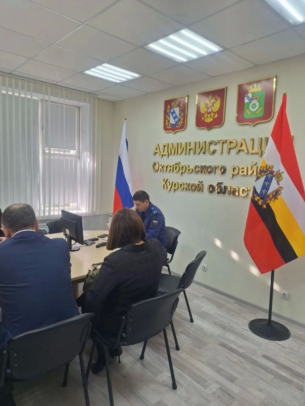 Прямой диалог власти и бизнеса: в Октябрьском районе обсудили снижение административного давления Прямой диалог власти и бизнеса: в Октябрьском районе обсудили снижение административного давления