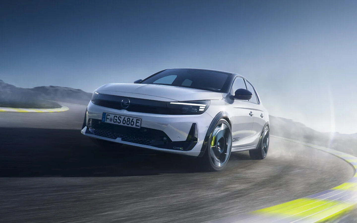 Opel привезёт в Цюрих электрическую Corsa GSE на 281 силу и болид Formula E