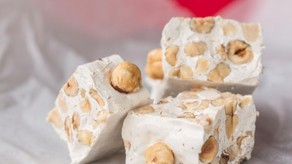 Божественные конфеты из миндаля без духовки: нужно всего четыре ингредиента и 10 минут