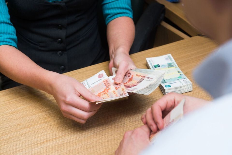   900 000     -   13 000