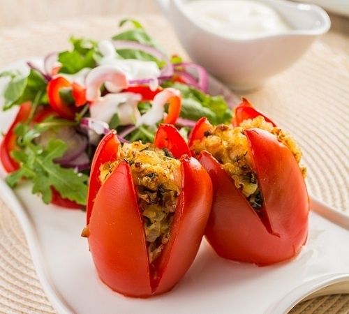Понять и полюбить: запеченные помидоры с овощной начинкой для праздничного стола