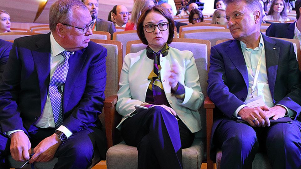 Кредиты становятся более доступными: Сбер и ВТБ последовали примерам ЦБ