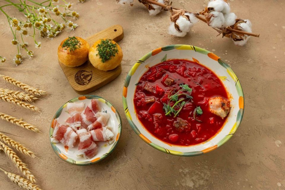 Разноцветные фестивали на гастрономической улице: пивной безлимит и новые блюда