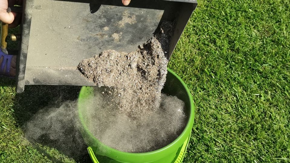 Древесная зола как эффективное удобрение: секреты быстрого получения трех в одном