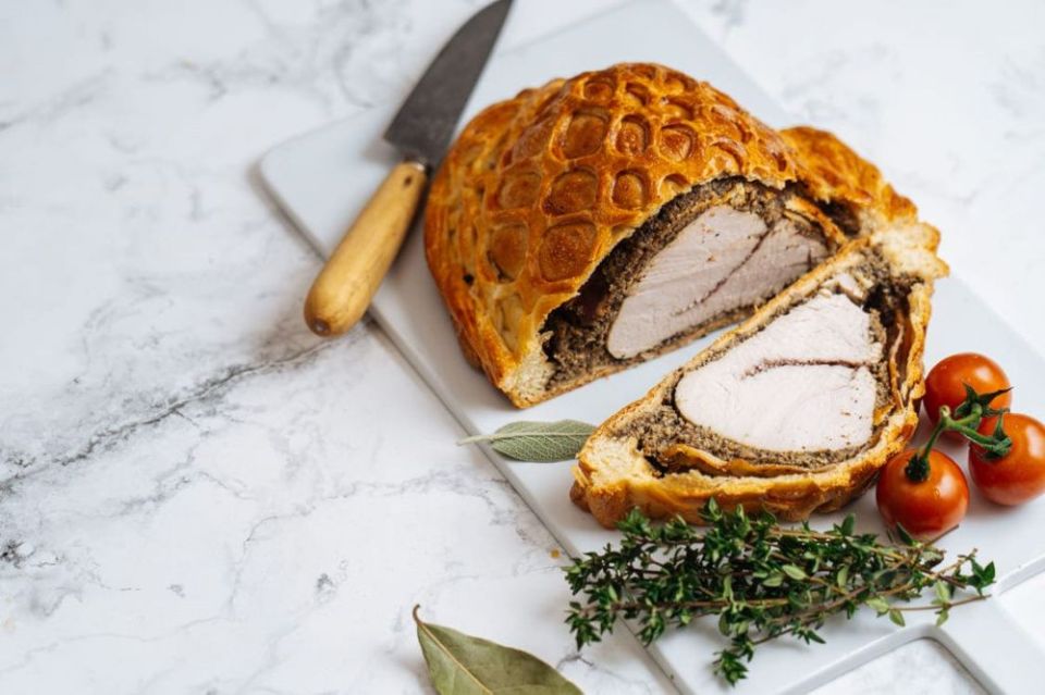 Индейка Веллингтон: стильный праздничный рецепт